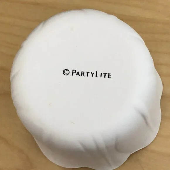 New PARTYLITE Garden Blossoms Ivory & Clear Votive Holder Pair - Picture 4 of 9